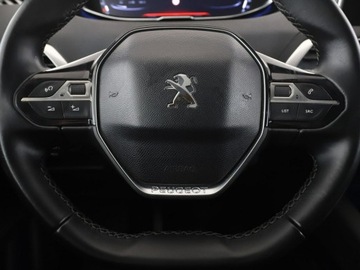 Peugeot 3008 II Crossover 1.2 PureTech 130KM 2018 Peugeot 3008 navi virtual cocpik półskóra, zdjęcie 16