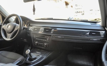 BMW Seria 3 E90-91-92-93 Touring E91 2.0 318i 143KM 2010 BMW Seria 3 Lift 20102011 r. Bezwypadkowy 2.0 Benzyna 143KM, zdjęcie 10