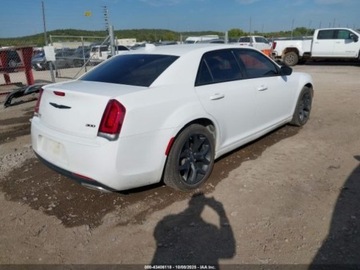 Chrysler 300C II 2023 Chrysler 300 2023 Chrysler 300 Touring RWD 3.6 Benzyna 292KM, zdjęcie 4