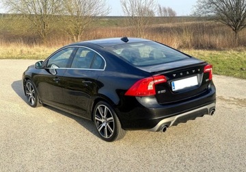 Volvo S60 II Sedan Facelifting 2.0 D3 136KM 2015 Volvo S60 S60 R-DESIGN 2.0 D 136 KM MBDB STAN..., zdjęcie 3