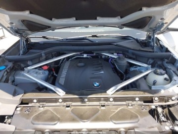 BMW X5 G05 2024 BMW X5 Xdrive40i 2024 3.0 Benzyna 375KM, zdjęcie 8