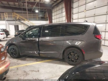 Chrysler Pacifica II 2023 Chrysler Pacifica Hybrid Limited 2023 3.6 Hybryda 287KM, zdjęcie 2