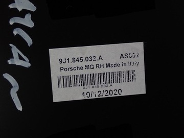 LIŠTA KRYT SLOUPU DVEŘE PRAVÁ PORSCHE TAYCAN 21