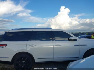 Lincoln Navigator III 2022 Lincoln Navigator Reserve 2022 3.5 Benzyna 440KM, zdjęcie 5