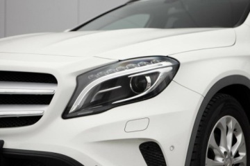 Mercedes GLA I Off-roader 1.6 200 156KM 2014 Mercedes-Benz GLA 1.6 Benzyna 156KM, zdjęcie 1