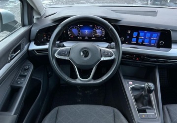 Volkswagen Golf VIII Variant 1.5 TSI 130KM 2021 Volkswagen Golf Variant Variant Life, ACC, Ladowarka indukcyjna, Ambiente,, zdjęcie 5