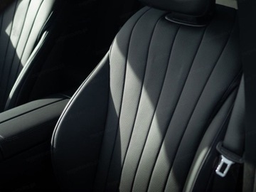 Mercedes Klasa E W214 Sedan 2.0 220d 197KM 2025 220 d 4-Matic AMG Sedan 2.0 (197KM) 2025, zdjęcie 5