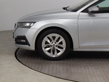 Skoda Octavia IV Scout 1.5 TSI ACT 150KM 2021 Skoda Octavia 1.5 TSI, Salon Polska, zdjęcie 14