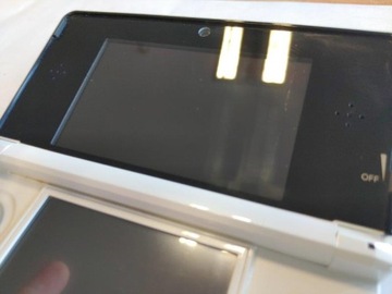 NINTENDO 3DS WHITE + КАРТА ПАМЯТИ + ОРИГИНАЛЬНОЕ ЗАРЯДНОЕ УСТРОЙСТВО