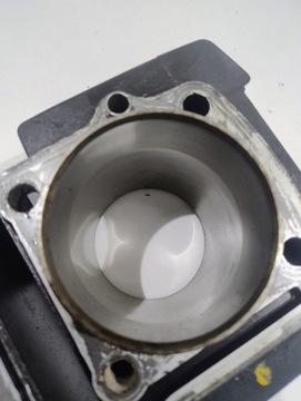 Цилиндр с поршнями установлен Suzuki GS 500