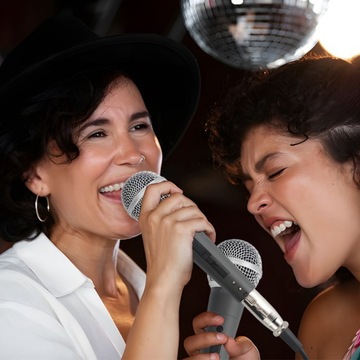 Профессиональный микрофон с аудиокабельным кабелем, подставкой и хранением