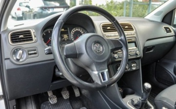 Volkswagen Polo V Hatchback 5d 1.6 TDI-CR DPF 105KM 2011 Volkswagen Polo 1,6TDI 2011 r. 1.6 Diesel 105KM, zdjęcie 8
