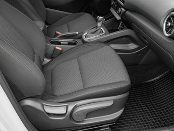 Hyundai Kona I Crossover Facelifting 1.6 T-GDI 198KM 2021 Hyundai Kona WD0745U#1.6 T-GDI Style DCT Podgrz.f, zdjęcie 31