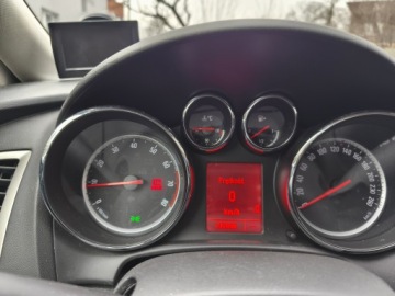 Opel Astra J Hatchback 5d 1.4 Turbo ECOTEC 140KM 2011 OPEL ASTRA J 1,4 140KM Stan BDB, zdjęcie 17