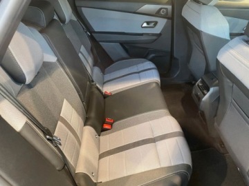 Opel 2026 Od ręki - GS 1.2 Turbo 145KM / Pakiet Tech Plus, Multimedia Plus, zdjęcie 3