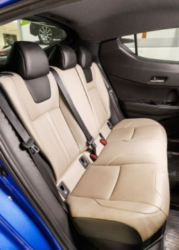 Toyota C-HR I Crossover Facelifting 2.0 Hybrid Dynamic Force 184KM 2019 Toyota C-HR 2.0 Hybrid Selection 2.0 Hybryda 184KM, zdjęcie 18