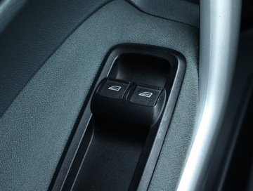 Ford Fiesta VII Hatchback 5d 1.4 Duratec 96KM 2011 Ford Fiesta 1.4, Salon Polska, Klima, Klimatronic, zdjęcie 16