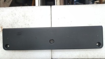 Ramka tablicy przód VW T-ROC 2GA807287C demontaż