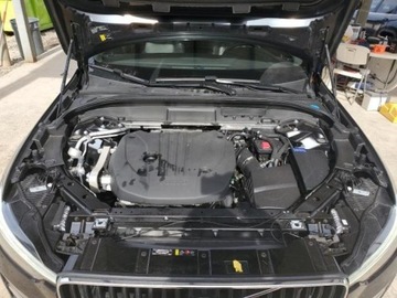 Volvo XC60 II 2022 Volvo XC 60 B5 Momentum, 2022r., 2.0L 2.0 Benzyna 247KM, zdjęcie 10