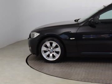 BMW Seria 3 E90-91-92-93 Touring E91 2.0 318i 143KM 2009 BMW 3 318 i, Klima, Klimatronic, Tempomat, zdjęcie 14