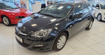 Opel Astra J Sports Tourer Facelifting 1.7 CDTI ECOTEC 110KM 2014 Opel Astra 1.7 CDTI 110KM Bogata wersja 1.7 Diesel 110KM, zdjęcie 3