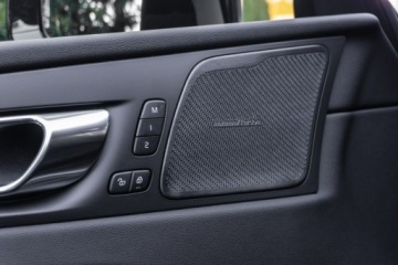 Volvo XC60 II Crossover Plug-in Facelifting 2025 2.0 T8 Plug-in hybrid 455KM 2026 Volvo XC 60 Ultra Black Edition T8 AWD plug-in, zdjęcie 12