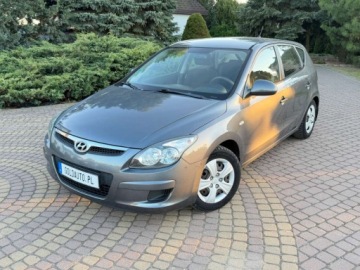 Hyundai i30 I Hatchback 1.4 109KM 2010 Hyundai i30 1.4 109KM Klima Sprawdz kola Zima 1.4 Benzyna 109KM