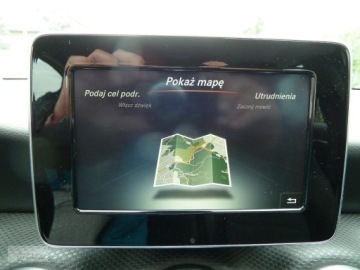 Mercedes Klasa A W176 Hatchback 5d Facelifting 160 102KM 2017 Mercedes-Benz Klasa A Mercedes-Benz Klasa A W176 160 BIALA PERLAXENONYLedy, zdjęcie 19