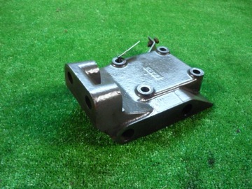 Uchwyt silnika lewy przedni Massey Ferguson używan