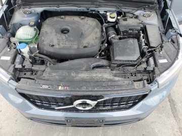 Volvo XC40 2022 Volvo XC 40 T5 R-Design 2022 2.0l 2.0 Benzyna 248KM, zdjęcie 6