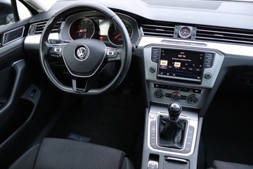 Volkswagen Passat B8 Variant 1.8 TSI BlueMotion Technology 180KM 2016 VW Passat 1.8 TSI, Salon Polska, Navi, Klima, zdjęcie 6