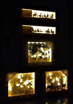 АДВЕНТ-КАЛЕНДАРЬ С ОТКРЫВАЮЩИМСЯ СВЕТОДИОДНЫМ ОКНОМ CH