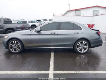 Mercedes Klasa C W205 2018 Mercedes-Benz Klasa C 300 2018 2.0l 2.0 Benzyna 241KM, zdjęcie 2