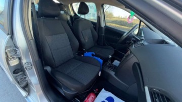 Peugeot 207 Hatchback 5d 1.4 75KM 2010 Peugeot 207 Raty 1.4 8V benz 75KM Starsza jednostka bez awaryjna KLIMA GW, zdjęcie 13