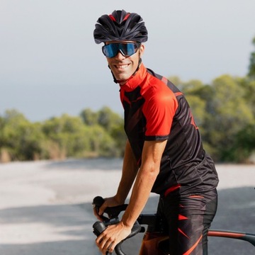 РЕГУЛИРУЕМЫЙ ВЕЛОСИПЕДНЫЙ ШЛЕМ 57-62 ЖЕНСКИЙ И МУЖСКОЙ С ВЕНТИЛЯЦИЕЙ, КОЗЫРЬКОМ, СВЕТОМ