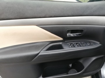 Mitsubishi Outlander III SUV Facelifting 2015 2.0 MIVEC 150KM 2016 Mitsubishi Outlander III 2.0 Intense+//4WD//Aut.//LPG//7-os, zdjęcie 17