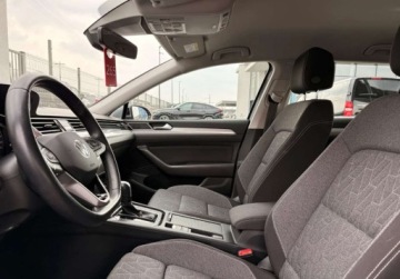 Volkswagen Passat B8 Variant Facelifting 1.5 TSI EVO 150KM 2022 Volkswagen Passat Matrix-LED Kamera Czujniki Travel Assist FVAT23 Sal, zdjęcie 25