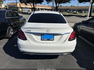 Mercedes Klasa C W205 2019 Mercedes-Benz Klasa C 2019 MERCEDES-BENZ C 300 2.0 Benzyna 255KM, zdjęcie 9