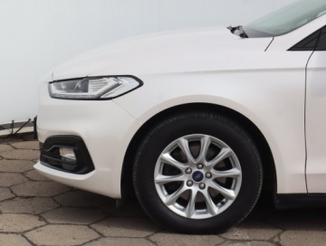 Ford Mondeo V Liftback Facelifting 2.0 EcoBlue 150KM 2020 Ford Mondeo 2.0 EcoBlue, Salon Polska, zdjęcie 13