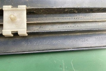 LIŠTA PŘEDNÍCH PRAVÝCH DVEŘE MERCEDES-BENZ C (W203) 2036900862 2.2L