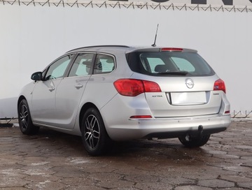 Opel Astra J Sports Tourer Facelifting 1.4 Turbo ECOTEC 140KM 2015 Opel Astra 1.4 T, GAZ, Automat, Klima, Tempomat, zdjęcie 3