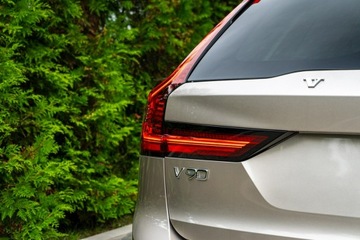 Volvo V90 II Plug-In Facelifting 2.0 T8 Plug-In Hybrid 455KM 2025 Volvo V90 Ultra Dark T8 AWD Plug-in hybrid (310 +, zdjęcie 11