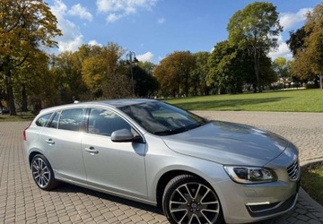 Volvo V60 I Kombi Facelifting 2.0 D4 DRIVE-E 190KM 2015 Volvo V60 Volvo V60 D4 Summum 2.0 Diesel 190KM, zdjęcie 17