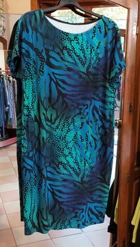 Вязаное платье с выкройкой карманов, размер 52.