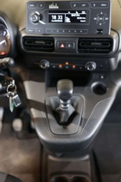 Toyota 2022 Toyota Proace City Verso 1.5 D-4D Combi 1.5 Diesel 102KM, zdjęcie 20