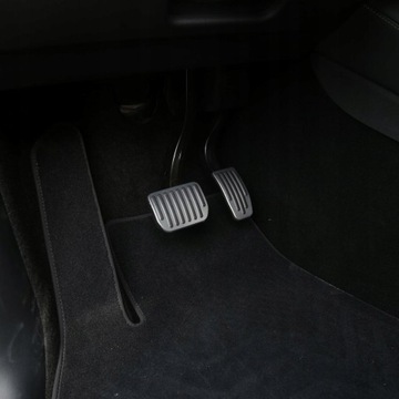 Чехлы на педали автомобиля Tesla Model 3