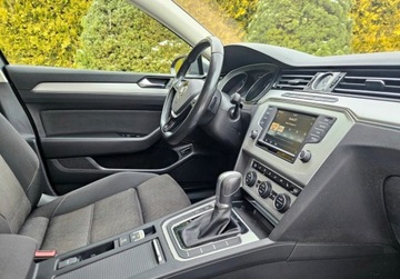 Volkswagen Passat B8 Variant 2.0 TDI BlueMotion SCR 150KM 2017 Volkswagen Passat Automat, Niski przebieg,ze Szwajcarii, Polecam 2.0 Diesel, zdjęcie 9