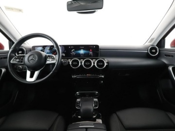 Mercedes Klasa A W177/V177 Hatchback 2.0 220 190KM 2019 Mercedes A 220 Progressive automat półskóra, zdjęcie 14