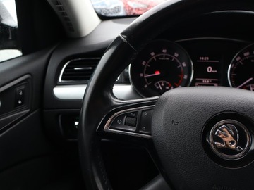 Skoda Superb II Sedan Facelifting 1.8 TSI 160KM 2014 Skoda Superb 1.8 TSI, Salon Polska, Xenon, zdjęcie 15