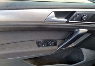 Volkswagen Golf Sportsvan Sportsvan 1.6 TDI BlueMotion 110KM 2015 Volkswagen Golf Sportsvan 1,6 TDI 110KM Navi Hak 1.6 Diesel 110KM, zdjęcie 24